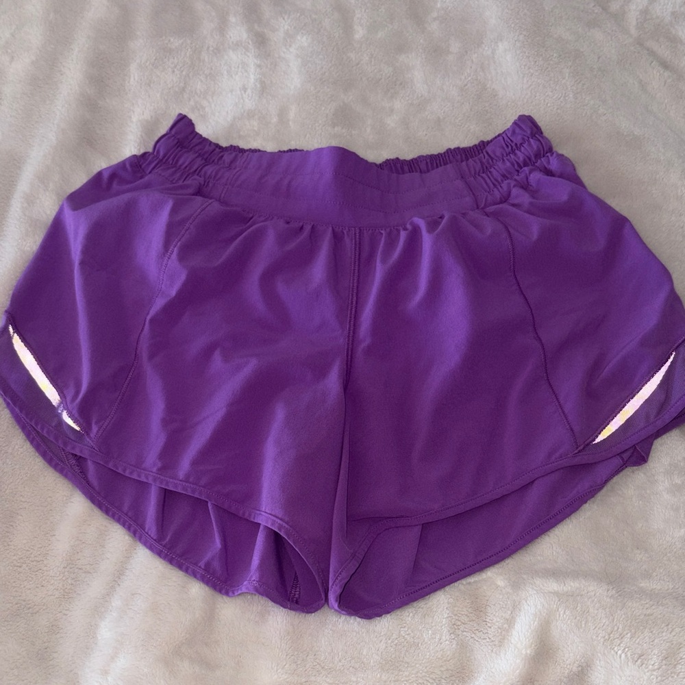 Lululemon Hotty Hot 2.5 in Shorts